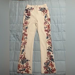 High-rise Pant with floral accents